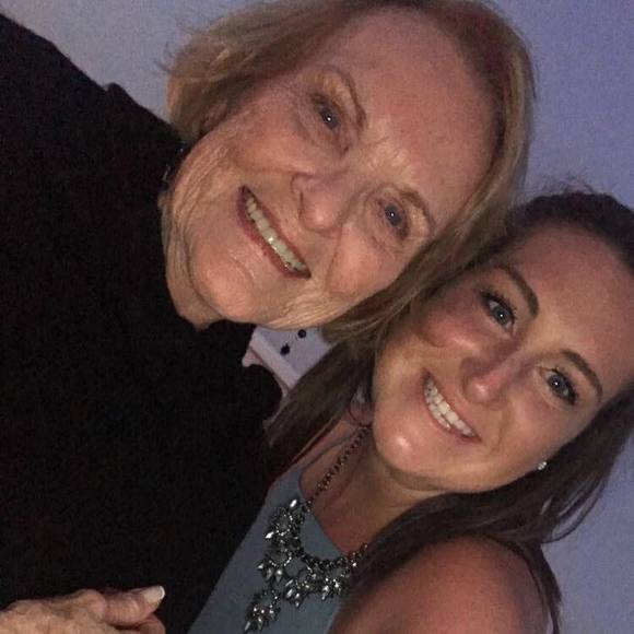 Meet your Posher, Kacey - Picture 1 of 1